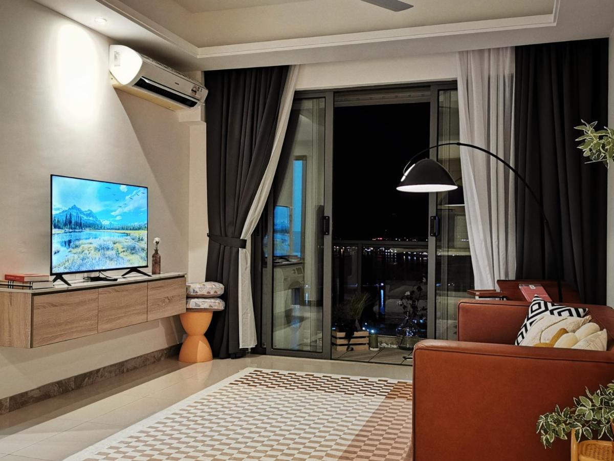 ג'והור בהרו Yussy 2 Bedroom Sea View Condo At R&F Princess Cove מראה חיצוני תמונה